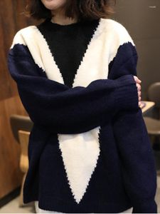 Женские свитеры модные женщины 2023 зимние длинные рукавы топ с рычагом корейские пуловки над o-образным вырезом в трикотаж