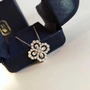 Designer halsband Harry W Luxury Top 925 Sterling Silver Four Leaf Grass Full Diamond for Women High Quality Water Drop Diamond Collar Chain Accessories Smycken AA