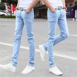 Mäns sommarsträcka raka jeans koreanska mode smal passande små fot täta baggy jeans för män elastisk midja denim byxor hkd230829