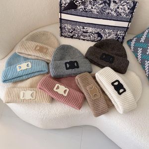 Dzianinowa czapka czapka designerka stałe kolorowe czaszki czaszki dla mężczyzny Woman Winter Hats 8 kolorów