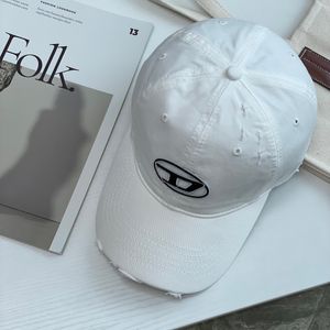 Новейшая модель Beautiful Brand Hole Ball Caps Trucker Luxury Designer Hat American Fashion Truck Cap Casual Baseball Caps