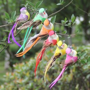 シミュレートされた鳥の泡の羽の鳥の柔らかい木の飾り小道クリスマスクリップ偽の鳥の色の鳥