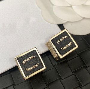 Luxus Designer Messing Material 18k vergoldet Ohrstecker Damen Marke Brief Stahl Siegel Ohrringe Geometrie Quadrat Ohrring Weihnachtsgeschenk Modeschmuck Accessoires