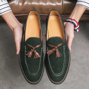 Dress Shoes Italian Fashion Leather Shoes Moccasins For Men Mules Business Male Formal Pointed Fashion Wedding Shoes Tassel Driving Shoes L0830