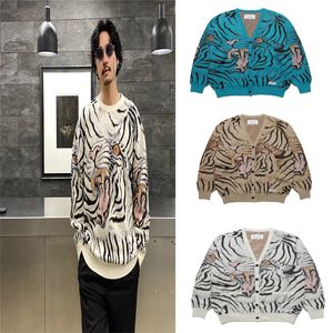 Herrtröjor Black White Khaki Wacko Maria Tiger Jacquard Cardigan Vneck tröja Män kvinnor Högkvalitativ 1 Knitt Sweatshirts Pullover 230830