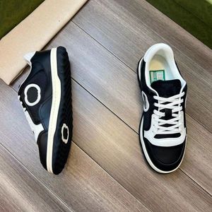 Scarpe da ginnastica Mac80 Mac 80 Designer Uomo Donna Sneaker Scarpe casual Snake Chaussures Sneakers in pelle Ace Bee Strisce ricamate Scarpe bianche Scarpe da ginnastica sportive piatte 02