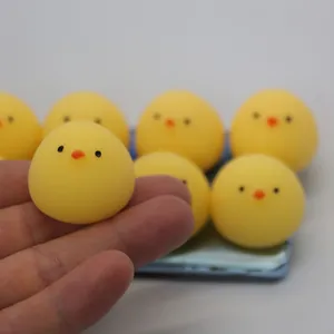 Härliga små squishies mochi squishy gul kyckling pressande knubbig kyckling dekomprimering stress relief nyp glad kyckling barn små leksaker