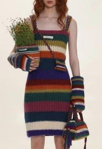 スカート復元ストライプ編みドレスセクシーな女性は、グローブなしでノースリーブスカート高品質2023