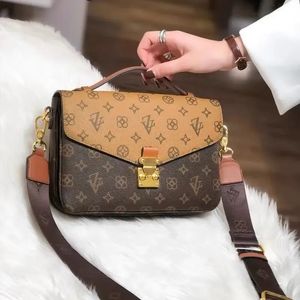 Роскошные сумки для сумки дизайнер дизайнер Vintage Mens Crossbody Bag Bard Brand Luxury Classic Letter