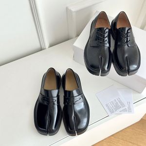 Tabi Loafers Fashion Square 발가락 가죽 플랫폼 캐주얼 아파트 신발 신발 디자이너 드레스 신발 여자 35-40 상자와