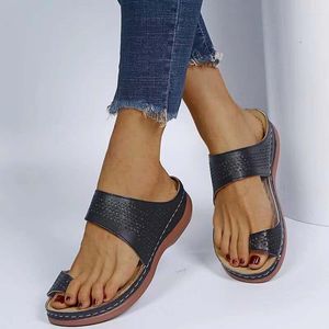 Terlik Moda Siyah Kama Çıkışı Out Terlik Sıradan Ayakkabı Nefes Alabilir Ortopedik Bunion Düzeltici Kadın Rahat Platform Düz Ayak Parça Sandalet