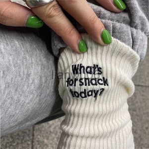 Andere Bekleidung Lustige Stickerei Buchstaben Baumwollsocken Koreanisch Whats for Snack Today Japan Designer Socken Thread Couple Midtube Socke für Männer Frauen J230830