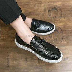 Sukienka Buty podzielone skórzane mokasyny Plus Size 38-47 Man Footwear Casual Flats Buty Spring Zapatillas hombre