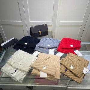 Sciarpa invernale di design Cappello lavorato a maglia di lana alla moda Set caldo in due pezzi per uomo donna 6 colori