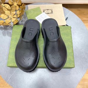 homem deslizamento-on sandália plana luxo mulher chinelo designer sapato plataforma de borracha perfurada espuma lug sola verão praia moda lazer ao ar livre slide