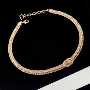 Smycken halsband vita pläterade 925 silver examen lyx varumärkesdesigners brev geometriska berömda kvinnor runda kristall strass guld yiliya 554