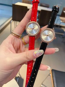 Orologi da donna di lusso alla moda Orologi con cinturino in pelle di zaffiro Movimento al quarzo 24MM Orologi da donna di marca con orologi di design