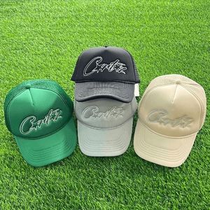 Ball Caps 22ss letter embroidered baseball cap with curved brim and breathable mesh surface for outdoor sports Mens womens truck hat 230830