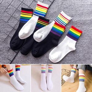 Skarpetki damskie 1Pair moda Mid Tube w paski LGBT Gay Pride Funny Streetwear Sport Kolorowe