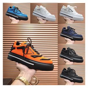 Designer shoes made of fly woven film fabric, black thick soles, fashionable casual shoes, low top shoes, comfortable outdoor walking style
