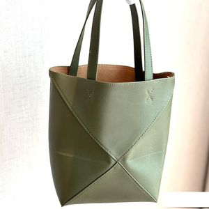 Yeni Moda Tasarımcı Top Stream Foldable Torba Elle tutulan Çapraz Çanta Çapraz Koyu Çanta 39x33 Kutu