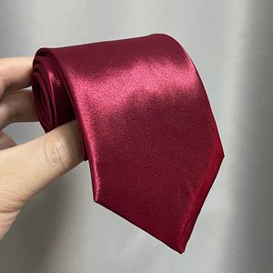 Cravatte Bolo Testa casual Cravatta rossa skinny Cravatta nera sottile per uomo 8 cm Accessori uomo Semplicità Festa Formale Moda 230829