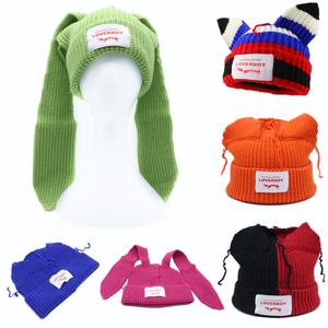 Beanie Skull Caps 2023 Niedliche Mode mit Kapuze Liebhaber Junge Ohr stricken Doppelschicht warme Wollmütze Nischendesign Hip Hop Persönlichkeit kalt 230829