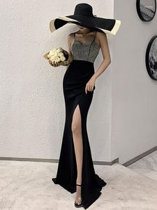 Parti Elbiseleri Mizaç Seksi Basit Kokteyl Vestidos Pullu Slim Slim Fit Pleat Pleat Uzun Prom Elbise Zarif Trompet Kayışı Akşam