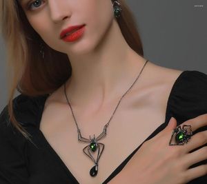 Collana di orecchini set di gioielli in lega di ragno gotico di Halloween per le donne Anello regolabile con orecchino a catena a maglie regalo