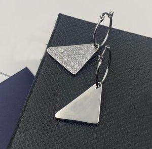 Classic Styles Designer Charm Ear Stud Famous Inverted Triangle Brand Letter Earrings Copper Gold Sier Earring Couple Christmas