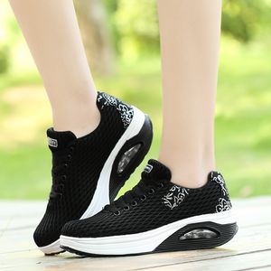 Scarpe eleganti Moda di alta qualità Autunno Atletica Scarpa da corsa Tessuto volante Antiscivolo Sneakers casual Donna Ammortizzazione Jogging 230829