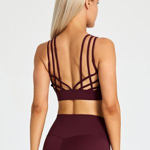 Set Strappy Sports Sütyen Kadın Gider Giyim Wirefree Yastıklı Orta Destek Fitness Yoga Bras Geri Koşu Koşu Egzersiz Tank Tops