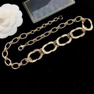 Smycken halsband vita pläterade 925 silver examen lyx varumärkesdesigners brev geometriska berömda kvinnor runda kristall strass guld yiliya 524