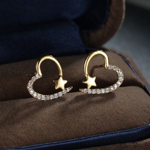 Gold Plated Heart Stud örhängen Glänsande zirkonmetall Elegant Fashion Love Heart Designer Earring Earings Ear Rings smycken