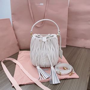 Kadınlar deri kova çanta tasarımcısı crosboody çantalar yumuşak kuzu derisi pembe beyaz omuz çantası moda bayan mini elbise ile kutu