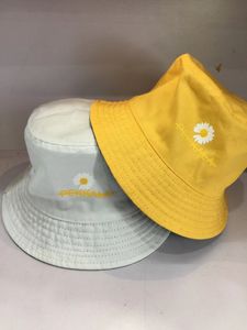 La più recente collezione di bellissimi fiori con decorazioni floreali, cappelli da camionista, cappellini da baseball casual, cappellini da camion di moda americana