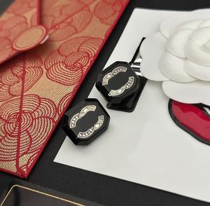 Klasyczne Crystal Rhinestone kolczyki stadnina damska luksusowa projektant biżuterii marka listu kolczyki mosiężne 18k złote pierścionki ucha świąteczne akcesoria biżuterii