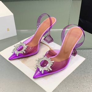 Amina Muaddi Bombas de PVC embelezadas com cristal Slingback vestido sapato salto agulha sandálias sapatos de noite femininos designers de luxo calçados de fábrica 35-42 com caixa