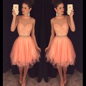 2023 Sexy Backless Halter Cocktail Dresses Sequins Beaded 2 Pieces Girls Homecoming Dress Short Prom Party Gown