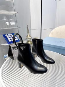 2024 Designer Boots Lace-Up Buty Wysokiej jakości mężczyźni kobiety buty pół buty klasyczne buty zimowe jesienne buty śnieżne nylonowe but kostki 35-41
