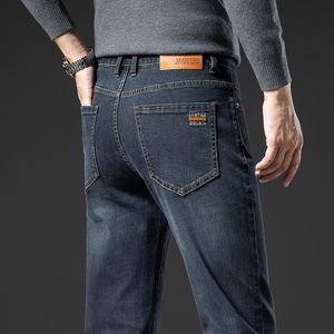 Mens Jeans Straight Spring Autumn Classic Business Casual Cotton Byxor Bekväma Simple Denim Pants 230831
