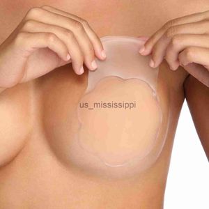 Bröstplatta silikonnippelskydd Lyft upp bh -klistermärke Lim Invisible Bh Breast Pasty Women Bröst Kronblad Återanvändbara stropplösa BRA: er X0831 LF2309081