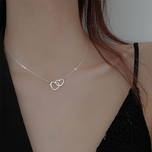 Heart shaped necklace, light luxury and niche design sense, female collarbone chain, female titanium steel temperament, accessories, pendant, not fading