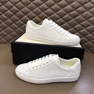 Erkek Kadın Ace Spor Ayakkabı Sıradan Ayakkabılar İtalya Lüks Beyaz Yeşil Kırmızı Stripe İtalya Erkek Baskı Arı Kabartmalı Sneaker Trainers Spor Ace Spor Sakinleri Yürüyüş Ayakkabı 08