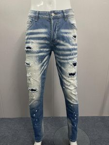 Mäns jeans Autumn 2023 Style Denim Byxor för män Slim Casual Light Grey Small Feet Stretch ALLT HOLE