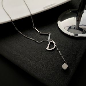 Fashion Designer Pendanttitanium Steel Does Not Fade Niche Design D Letter Pendant Necklace Female Collarbone Hip Hop Chain Birthday Gift Collier