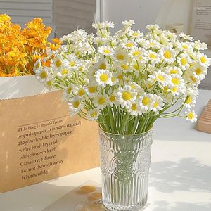 Dekorative Blumen, 6 Stück/Blumenstrauß, 26 cm, künstliche Kamillenblume für Heimdekoration, gefälschte Gänseblümchen, Hochzeit, Party, Garten, Raumdekoration, Po-Requisiten