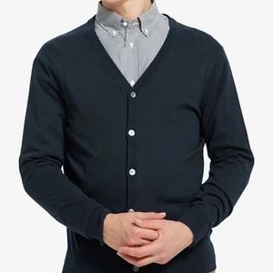 Męskie swetry jesień mężczyźni Mały koń Vneck Cardigan Bawełniany sweter Pullower Knitte z długim rękawem Casual Top Hombre Pull 230831