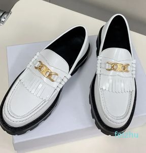 Designers de luxo vestido plano sapato genuíno couro de bezerro deslizamento em apartamentos feminino branco Triomphe cadeia dourada franjas mocassins fábrica sapatos