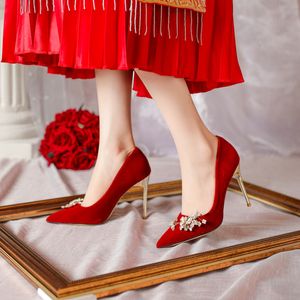Dress Shoes Wedding shoes bride's shoes not tiring feet flower wedding shoes Hexiu wedding dress two pairs of red high heels 4235 230830